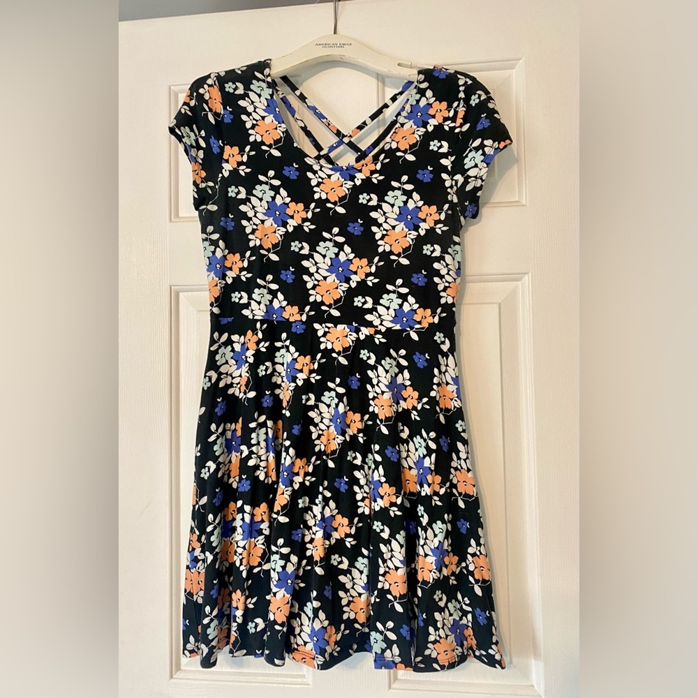 Aeropostale Size Large Black Floral Skater Dress